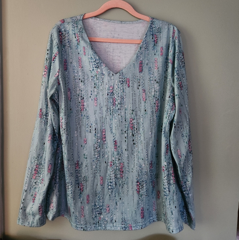 Floral V-Neck Long Sleeve Top